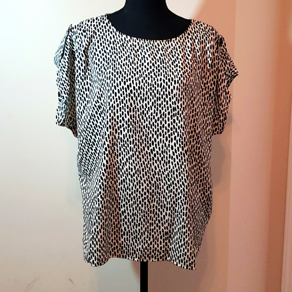 Women's Short Sleeve Button Blouse - Who What Wear